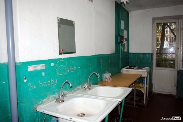 Студентський ревізор: жалюзі з шпалер та «тушкований голуб» в гуртожитку №3