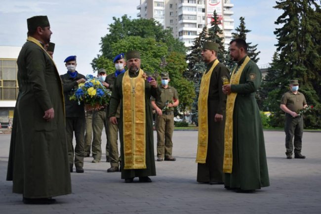 Нацгвардійці нагородили волинського капелана. ФОТО