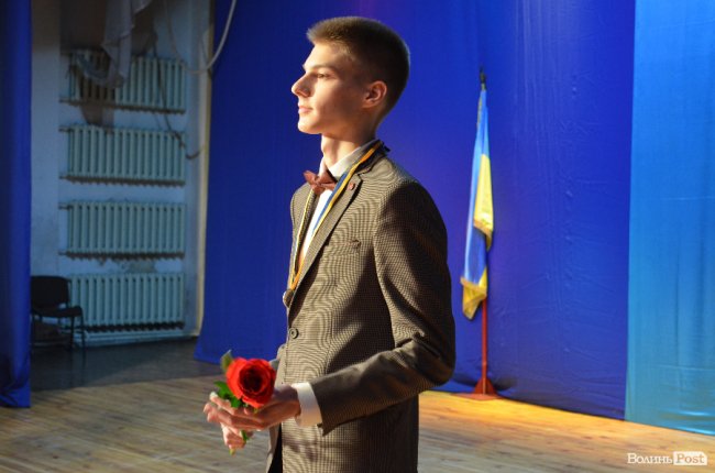 «Ви переможці»: у Луцьку нагородили випускників-медалістів. ФОТО