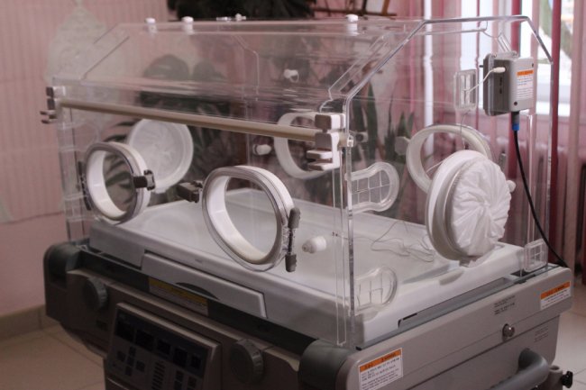 Клієнти ПриватБанку подарували Нововолинській лікарні обладнання*