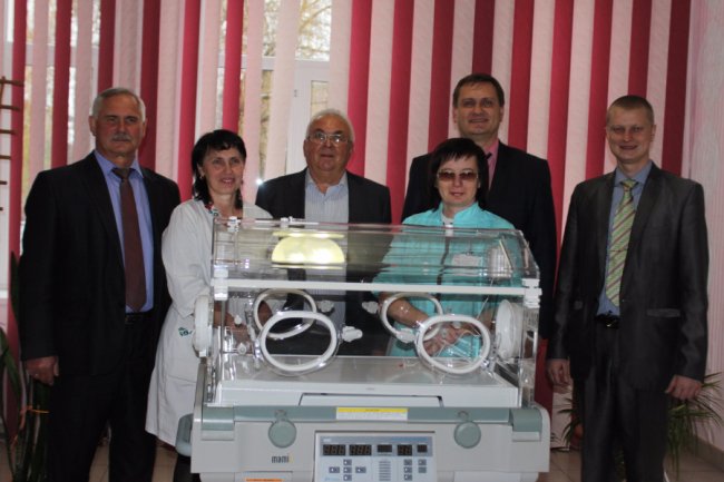 Клієнти ПриватБанку подарували Нововолинській лікарні обладнання*