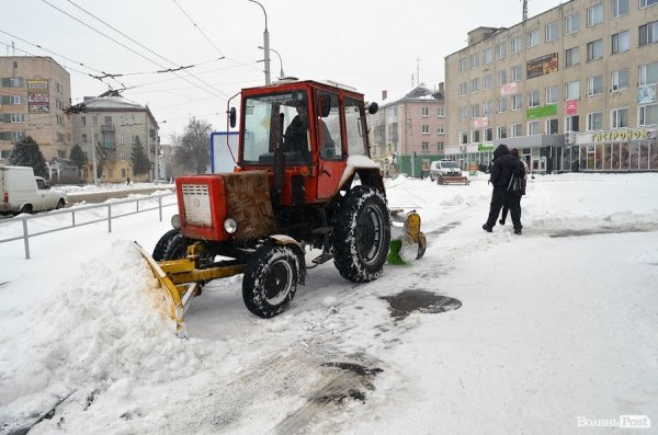 Луцьк знов у снігу. ФОТО
