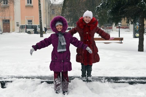 Луцьк знов у снігу. ФОТО
