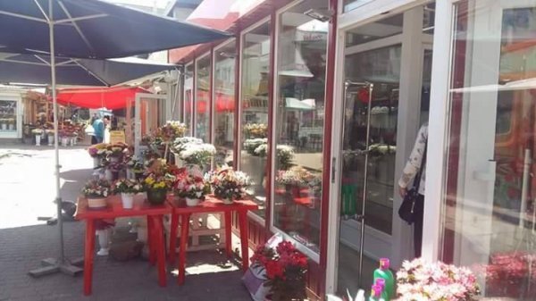 Луцькі муніципалі вночі демонтували кілька кіосків