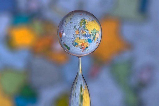 Неймовірні відображення в краплі води. ФОТО