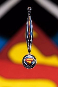 Неймовірні відображення в краплі води. ФОТО