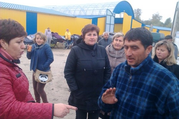 В райцентрі на Волині - війна місцевих з «чорними». ФОТО. ВІДЕО