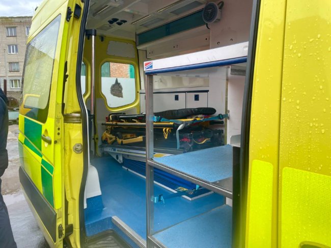 Німці передали Нововолинську пожежні автомобілі і швидку