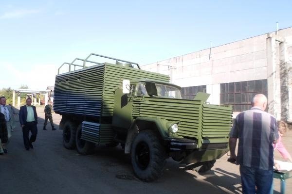 Із Ковеля в зону АТО відправили бронемашину. ФОТО