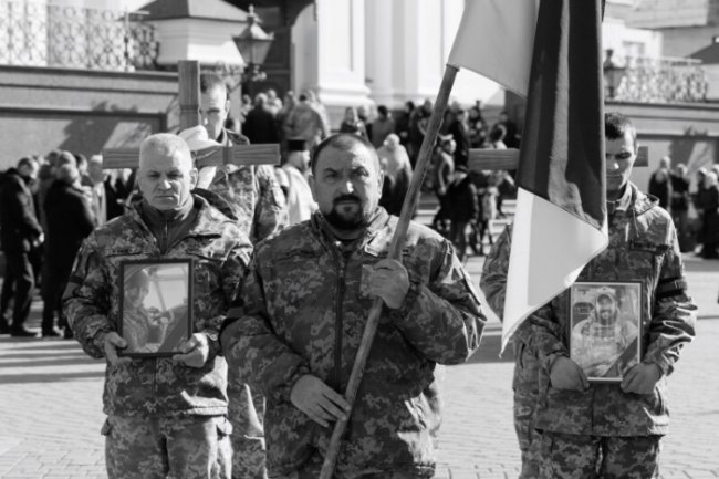 Скорбота в Луцьку: громада прощалася з двома Героями