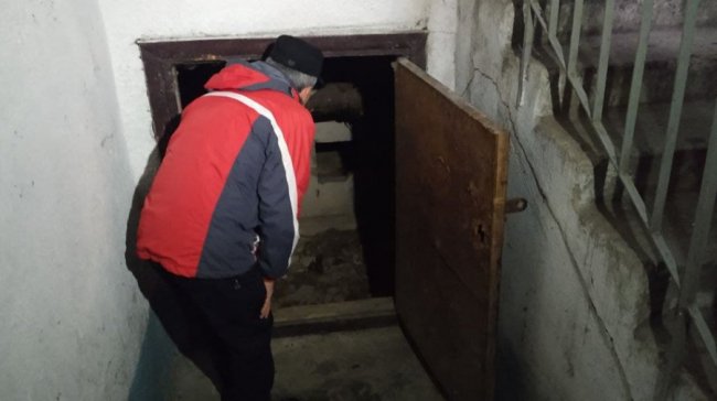 Жителі багатоповерхівки у Луцьку скаржать за сморід: що кажуть комунальники