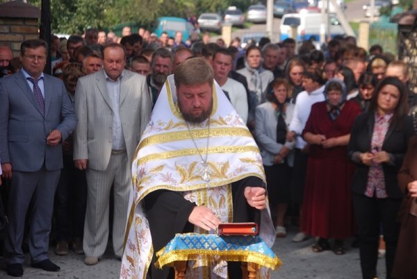 Під Луцьком прощалися з загиблим бійцем. ФОТО