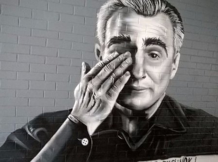 У Києві з'явився перехід з чорно-білими кінопортретами. ФОТО