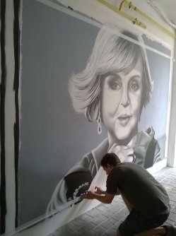 У Києві з'явився перехід з чорно-білими кінопортретами. ФОТО