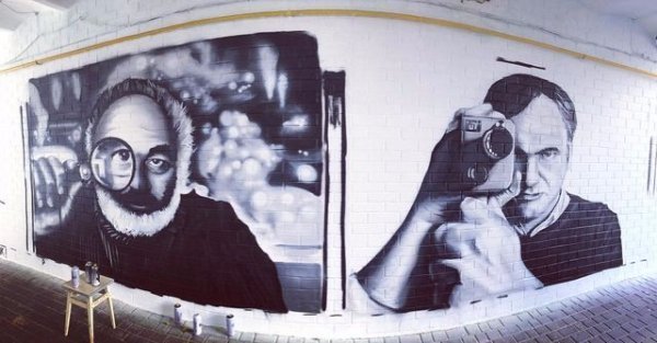 У Києві з'явився перехід з чорно-білими кінопортретами. ФОТО