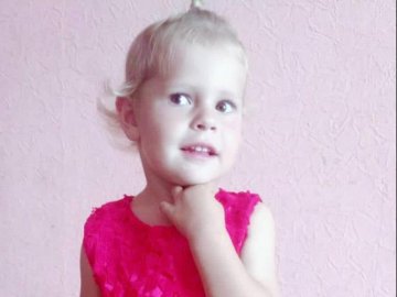 Ціна щастя – 26 тисяч євро: маленькій волинянці потрібні кошти на лікування