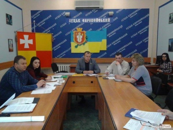 Луцьким підприємцям дозволять подавати звітність на папері. ФОТО