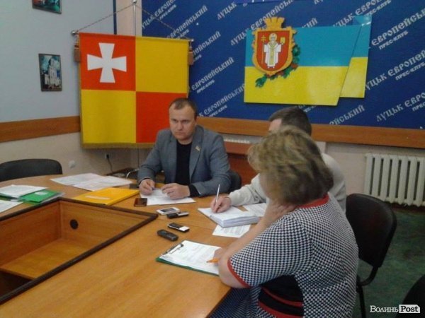 Луцьким підприємцям дозволять подавати звітність на папері. ФОТО