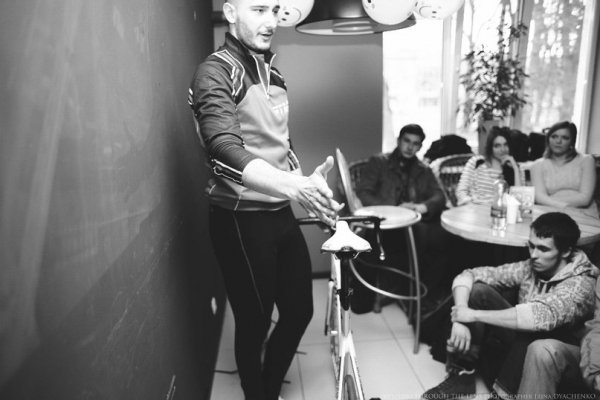 «Велопосиденьки» в луцькій кав'ярні. ФОТО