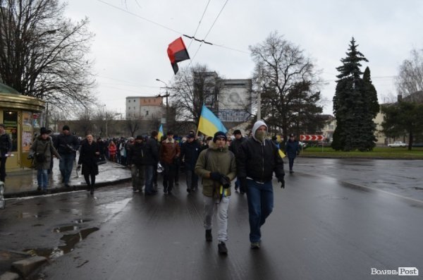 Як пікетували прокуратуру і СБУ учасники Євромайдану в Луцьку. ФОТО. ВІДЕО