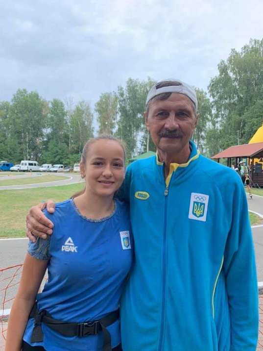 Брат і сестра з Луцька привезли медалі з чемпіонату України з літнього біатлону. ФОТО