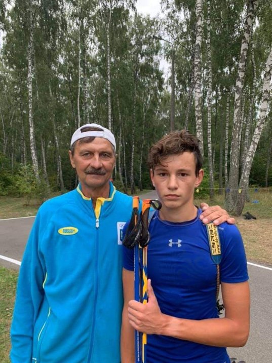 Брат і сестра з Луцька привезли медалі з чемпіонату України з літнього біатлону. ФОТО