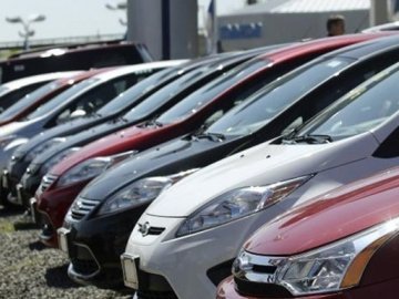 Через комунальні борги з автівками розпрощаються 250 волинян