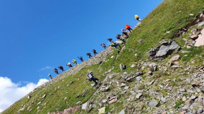Волиняни підкорили одну з найвищих гір Грузії. ФОТО