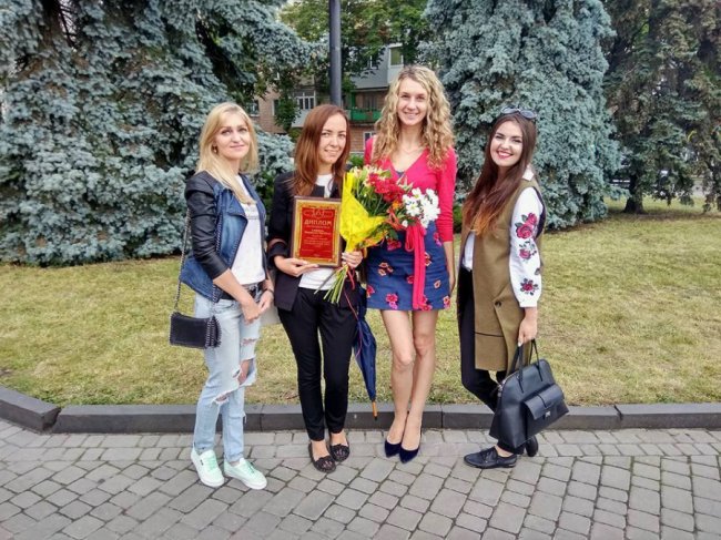 Нагородили волинську волонтерку