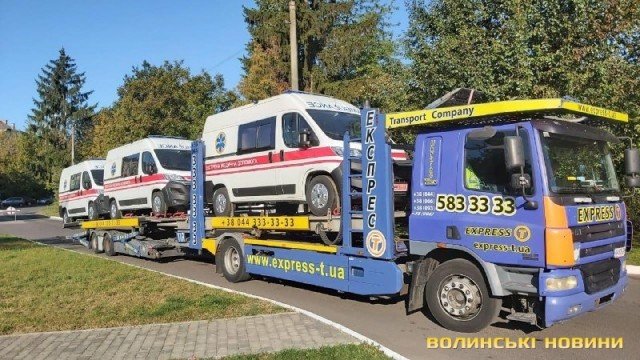 Волинські медики отримали п`ять новеньких «швидких». ФОТО