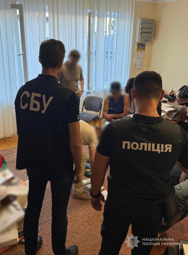 Вимагали повернути ці кошти готівкою: на Волині посадовці привласнювали премії працівників