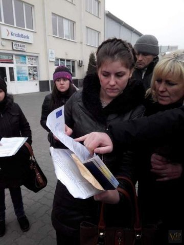 У Луцьку пікетують польське консульство. ФОТО