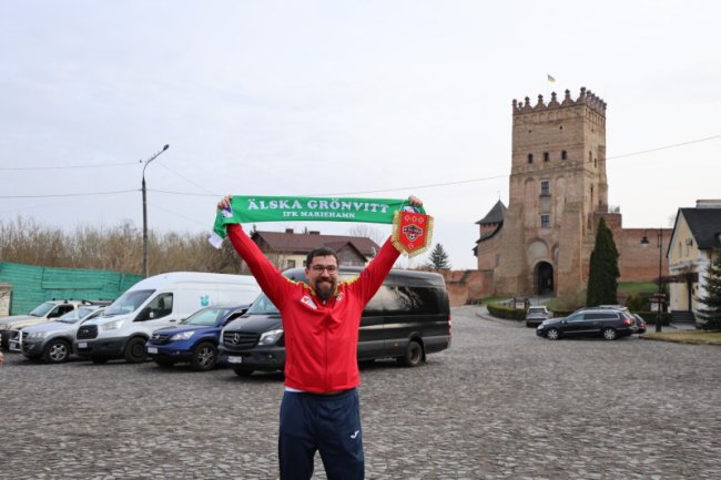 Волонтери з Фінляндії подарували луцьким ампфутболістам авто та інвентар. ФОТО