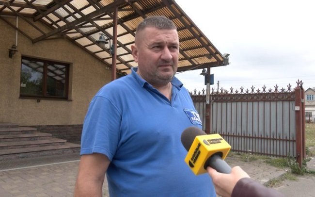 Поліція і рятувальники працюють на місці падіння уламків збитого БпЛА у Луцьку. ФОТО