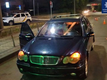 У Луцьку п'яний водій зіткнувся з «мерсом» та втік з місця ДТП