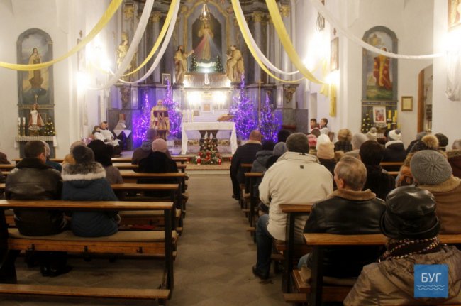 Як у Володимирі в храмі відзначали Різдво. ФОТО