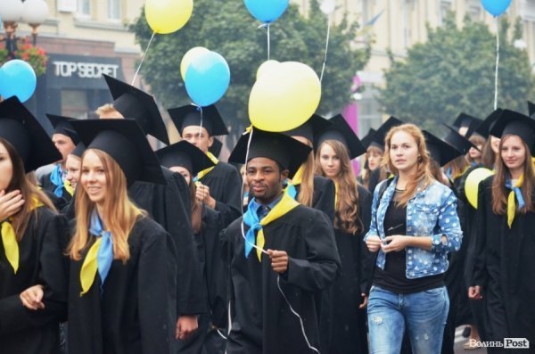 Фотопогляд: посвята в студенти першокурсників СНУ