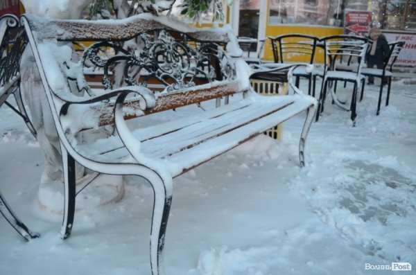 Як Луцьк замело снігом. ФОТО