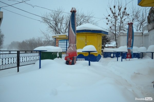 Як Луцьк замело снігом. ФОТО