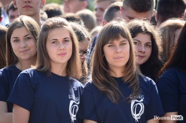 Нові студенти політеху пройшлися червоною доріжкою. ФОТОРЕПОРТАЖ