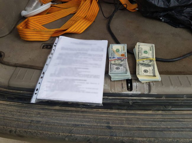 Чиновник помер під час отримання хабара