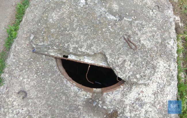 В місті на Волині взялись за впорядкування каналізаційних люків. ФОТО