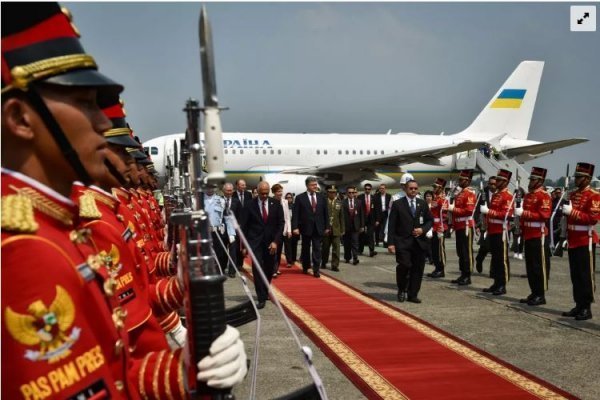 Порошенко домовився про безвізовий режим з Індонезією. ФОТО