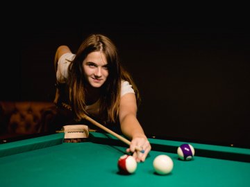 «George’s Club» – популярне місце серед поціновувачів боулінгу та більярду*