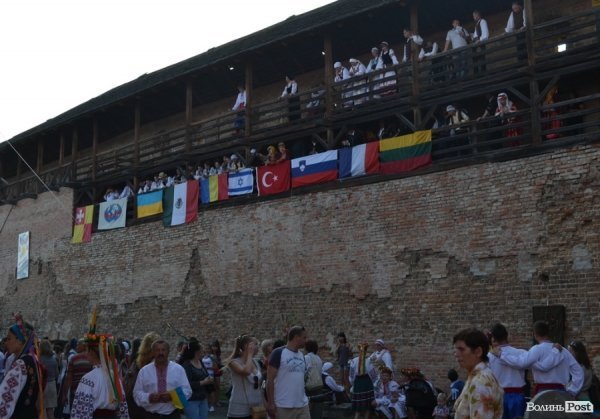 «Поліське літо з фольклором» розпочали у Луцькому замку. ФОТО