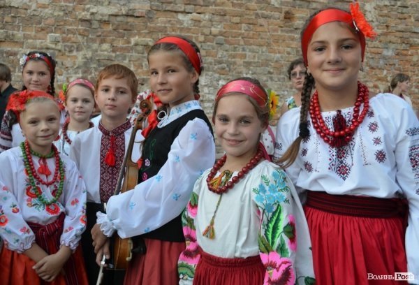 «Поліське літо з фольклором» розпочали у Луцькому замку. ФОТО