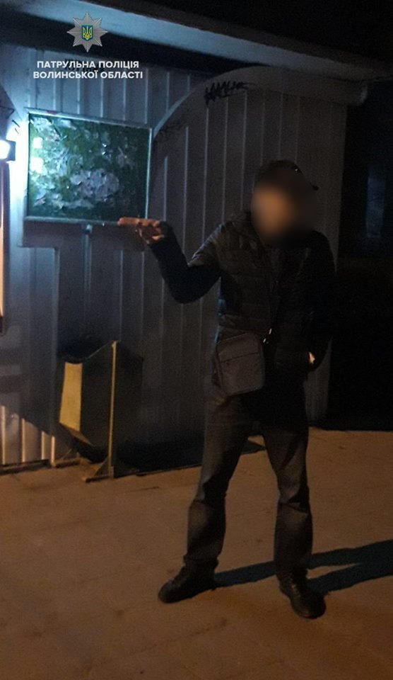 У Луцьку чоловік хотів зарізатися на території станції переливання крові. ВІДЕО