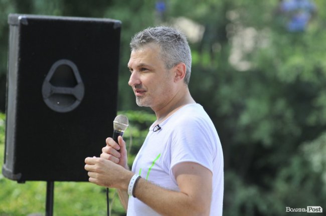 Ведучий роман Скрипін