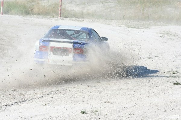 Під час автогонок під Луцьком перекинувся автомобіль. ФОТО