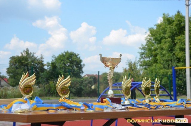 У селі  під Луцьком відкрили надсучасний стадіон. ФОТО